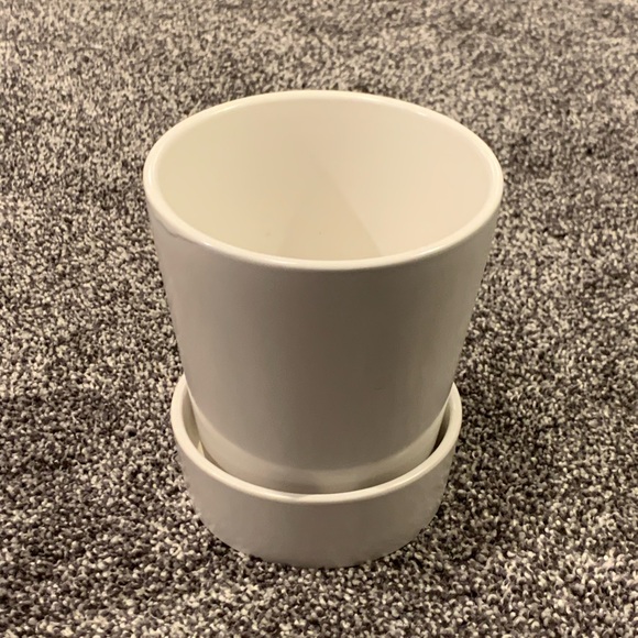 Other - White Ceramic Planter with Saucer
